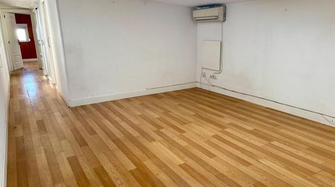 GLOBALPISO MALASAÑA VENDE EN EXCLUSIVAChueca no se visita, se vive!Y desde la calle Apodaca, una ubicación estratégica, tranquila, imatge 2