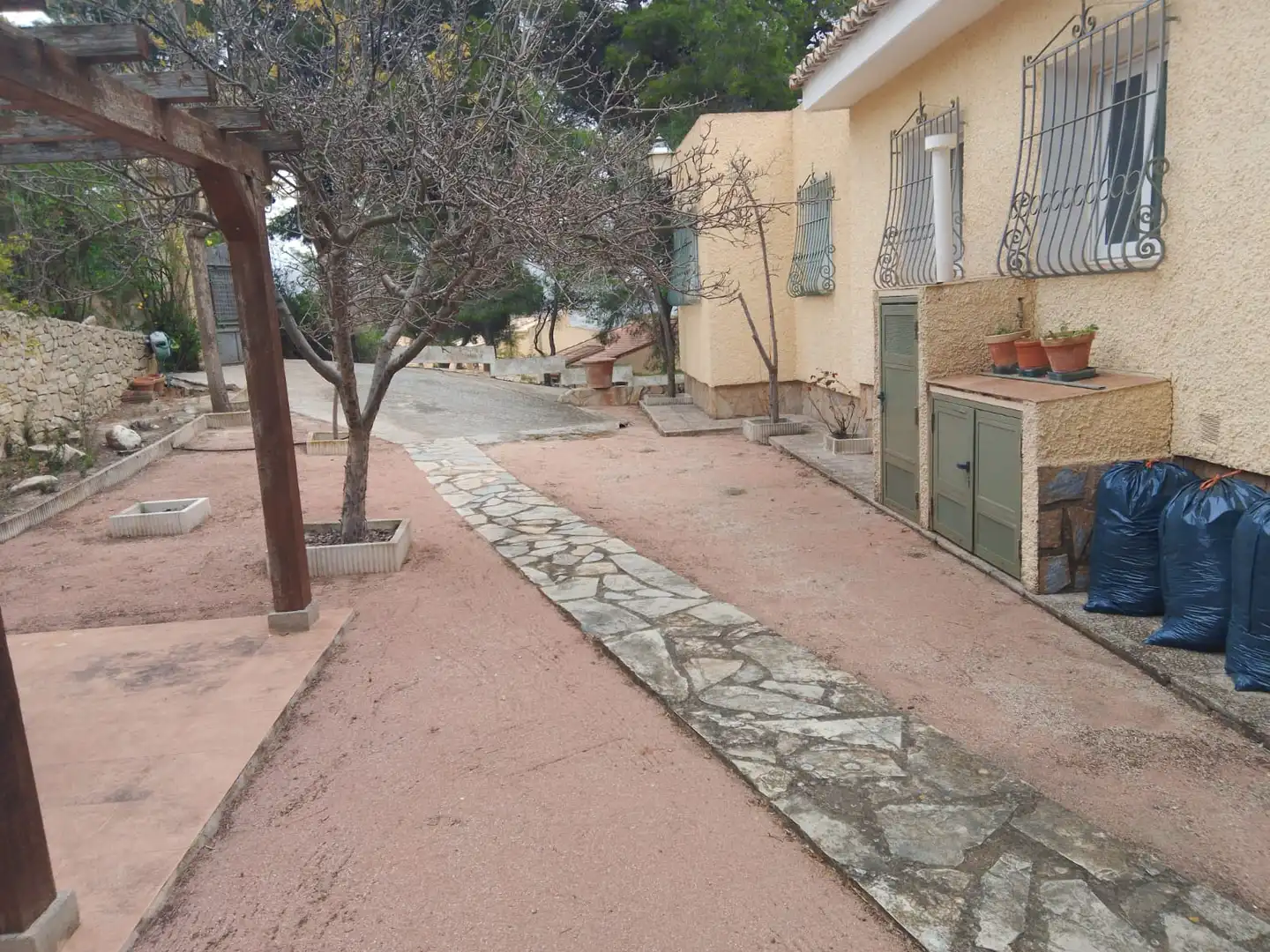 Vista exterior de Casa o xalet en venda en Tibi amb Calefacció, Jardí privat i Terrassa