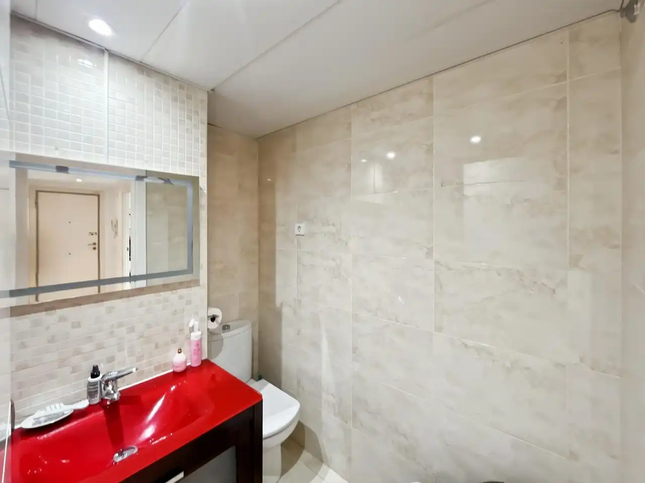 Bathroom of Flat for sale in Madrid  with Air Conditioner, Heating and Storage room