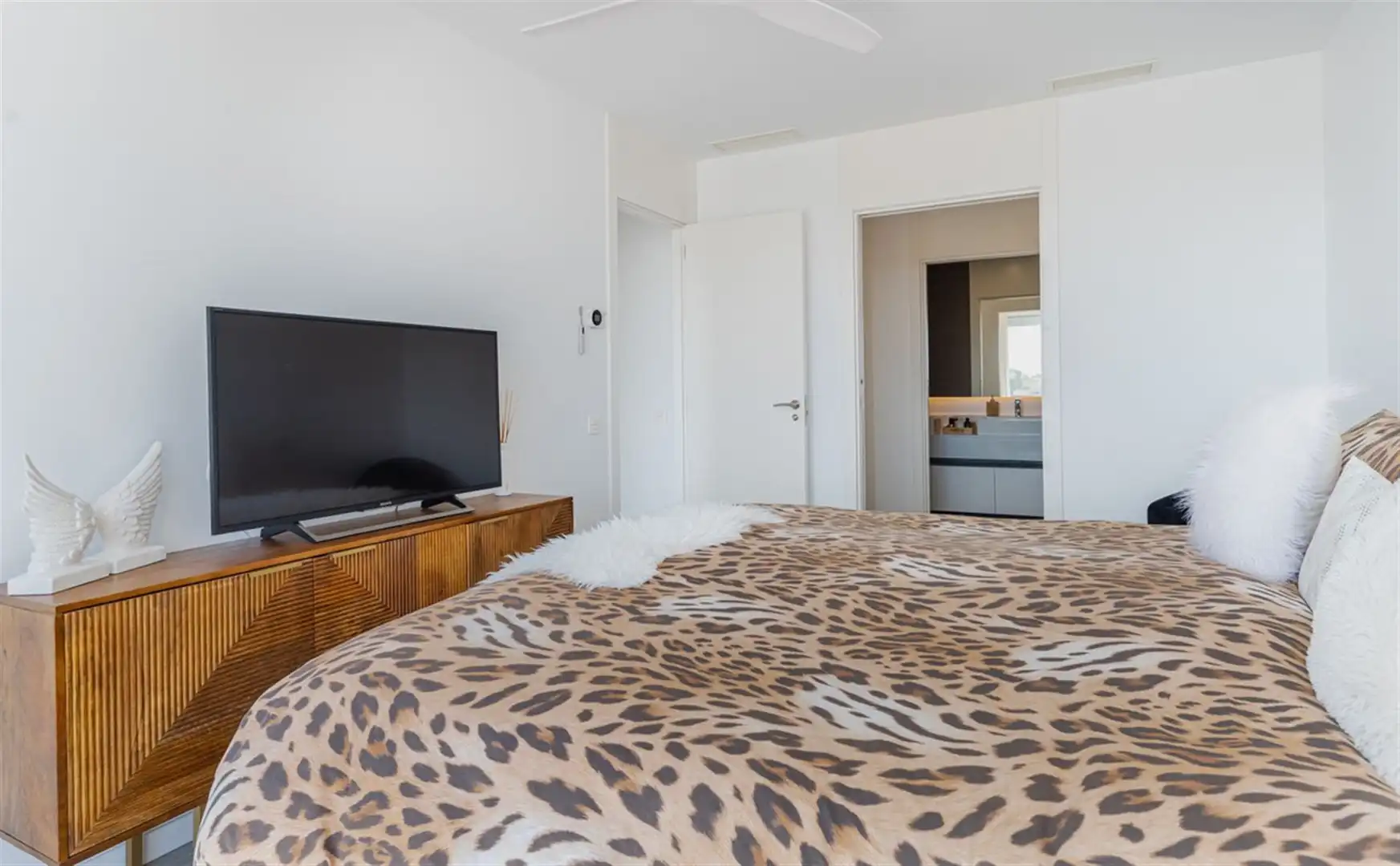 Bedroom of Houses for sale in Estepona  with Air Conditioner and Terrace