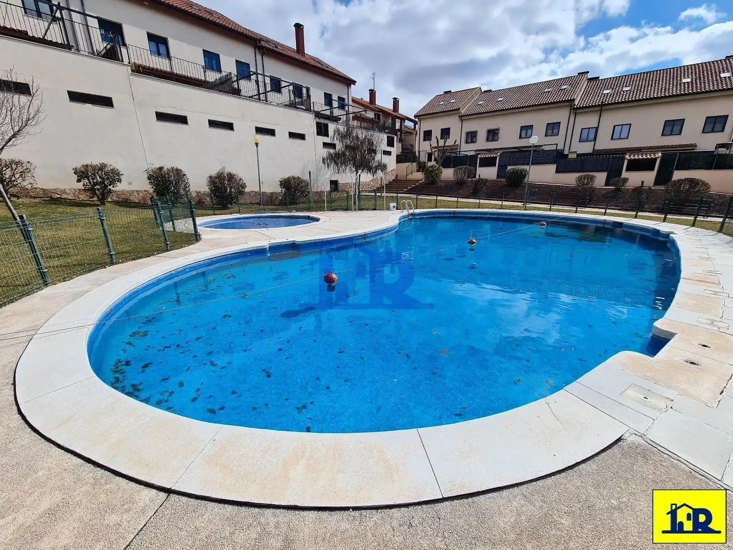 Piscina de Piso en venta en Chillarón de Cuenca con Aire acondicionado, Calefacción y Parquet