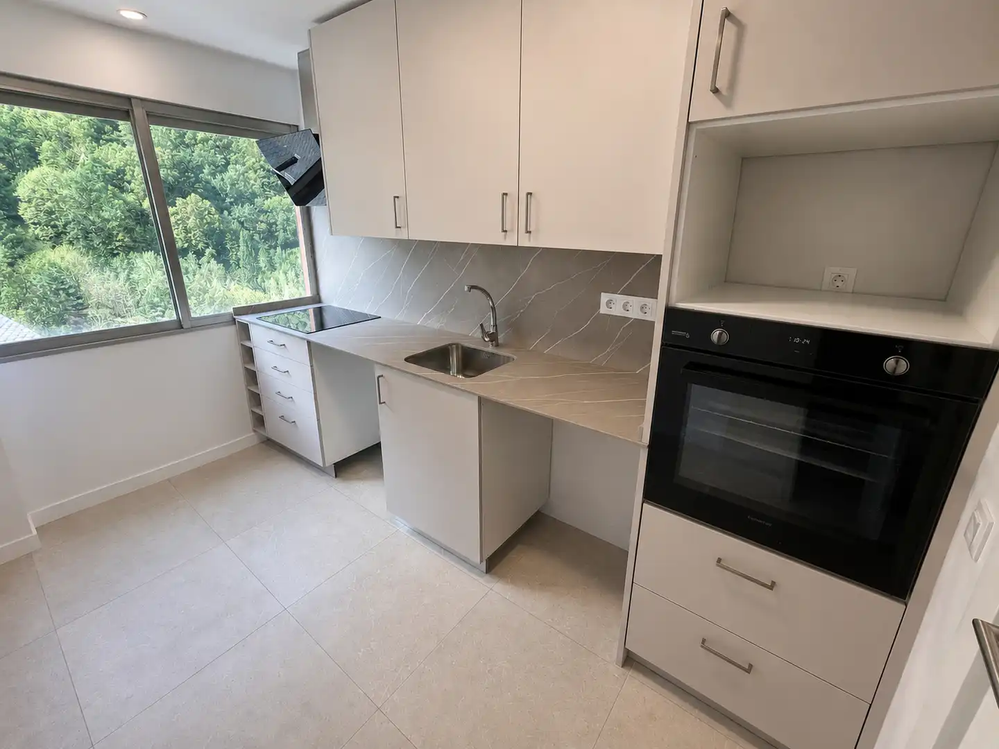 Kitchen of Flat for rent in Madrid  with Heating and Oven