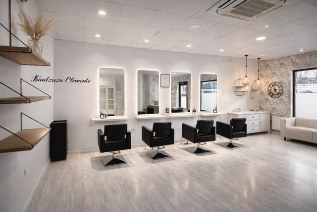 Local comercial en Venta en Calle Calle Ordicia, 40 en Orcasitas