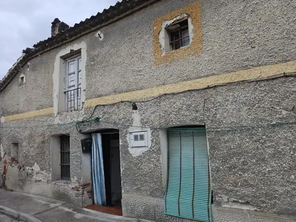 Casa adosada en venda a Pz de los Espejos , Cuéllar