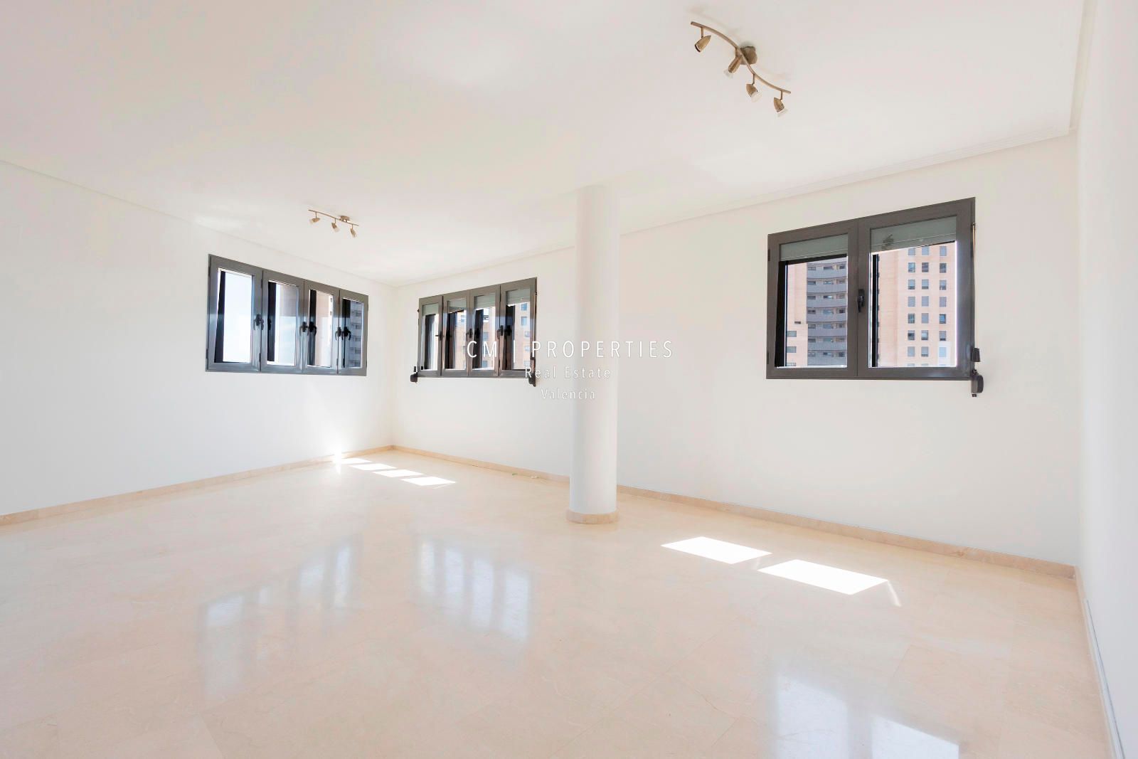 Sala d'estar de Àtic de lloguer en  Valencia Capital amb Aire condicionat, Calefacció i Terrassa