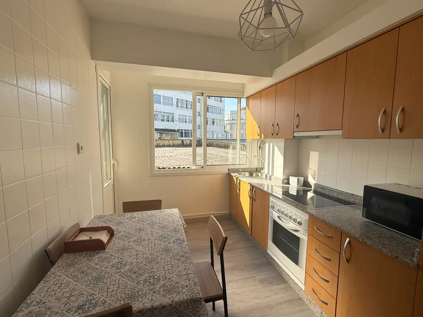 Cocina de Piso de alquiler en Ferrol con Parquet, Amueblado y Horno