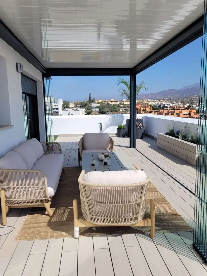 Terraza de Ático en venta en Vélez-Málaga con Aire acondicionado, Piscina y Internet