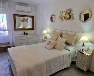 Dormitori de Apartament de lloguer en Benalmádena amb Aire condicionat i Terrassa