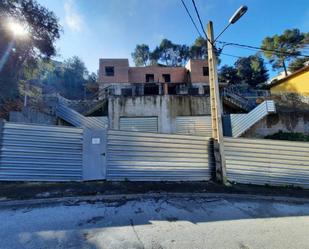 Vista exterior de Casa o xalet en venda en Castellar del Vallès amb Terrassa