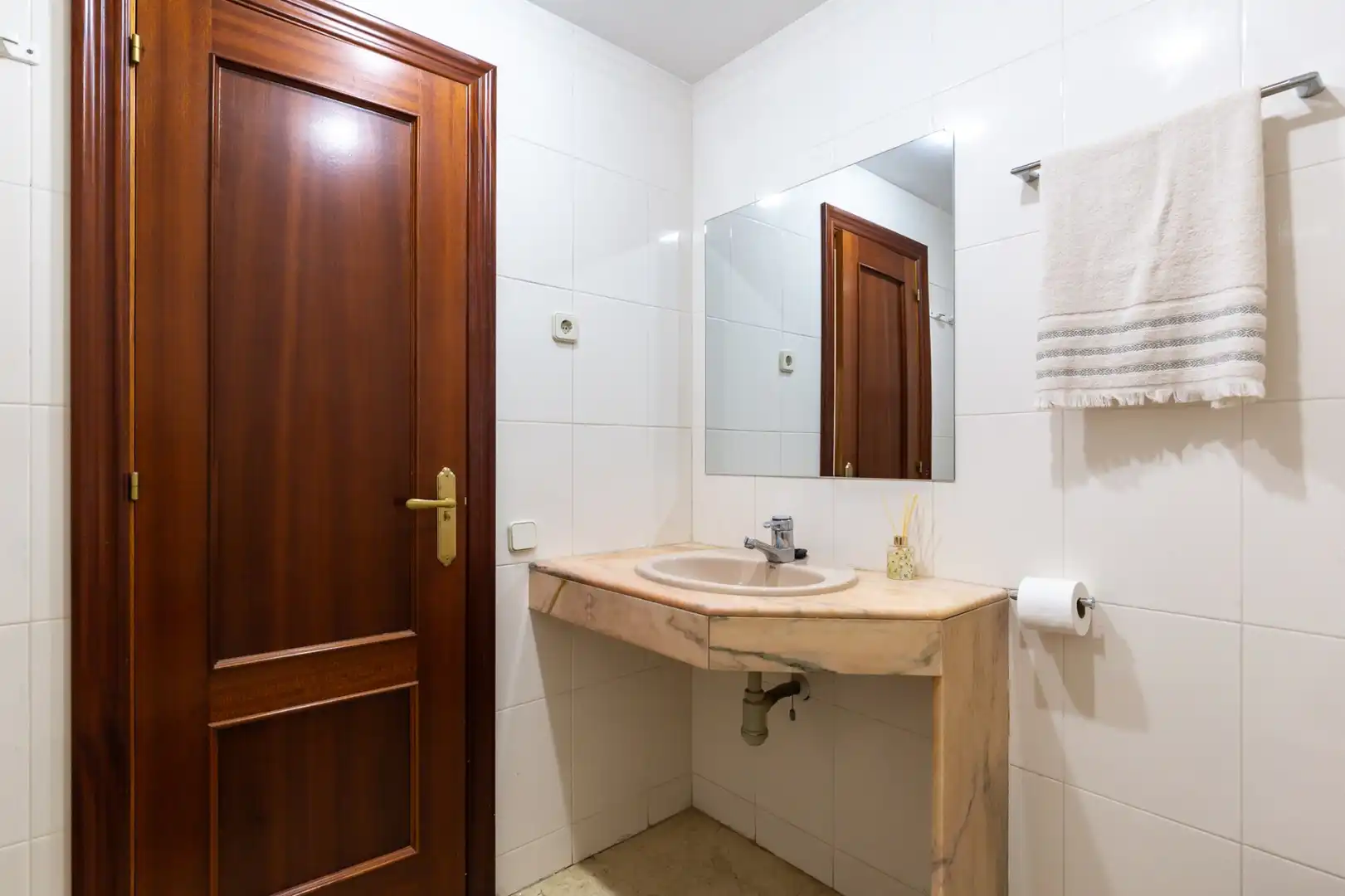 Badezimmer von Wohnung zum Verkauf in Sant Just Desvern mit Klimaanlage, Heizung und Terrasse