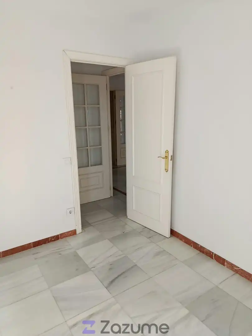 Piso de alquiler en Sevilla con Aire acondicionado, Calefacción y Horno