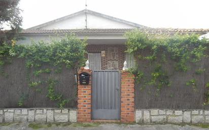 Exterior view of House or chalet for sale in La Torre de Esteban Hambrán