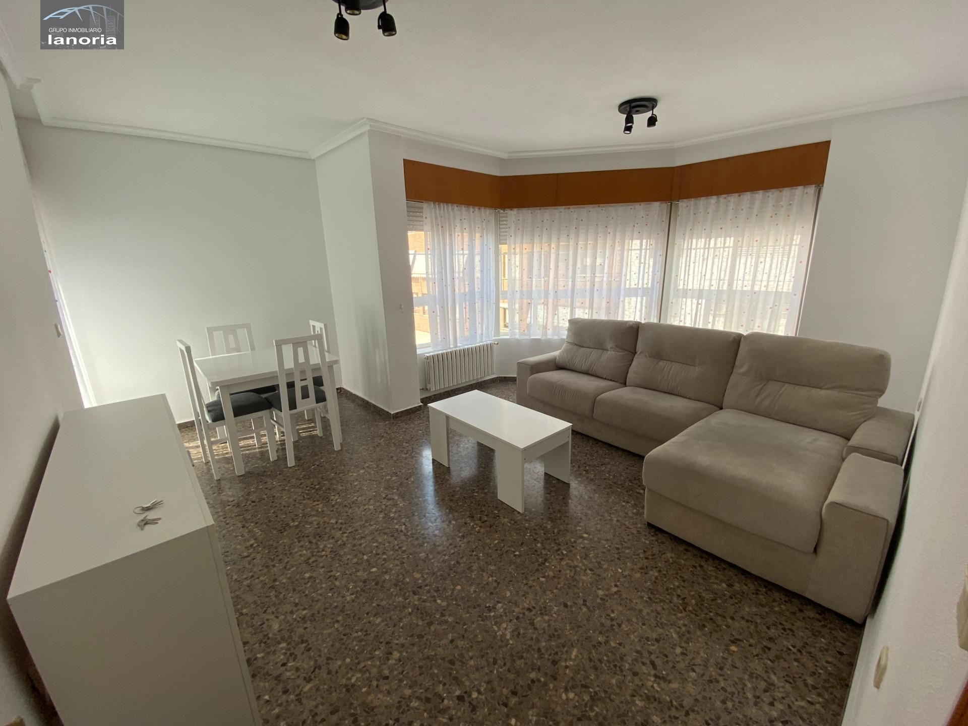 Sala d'estar de Pis de lloguer en  Albacete Capital amb Calefacció, Moblat i Balcó