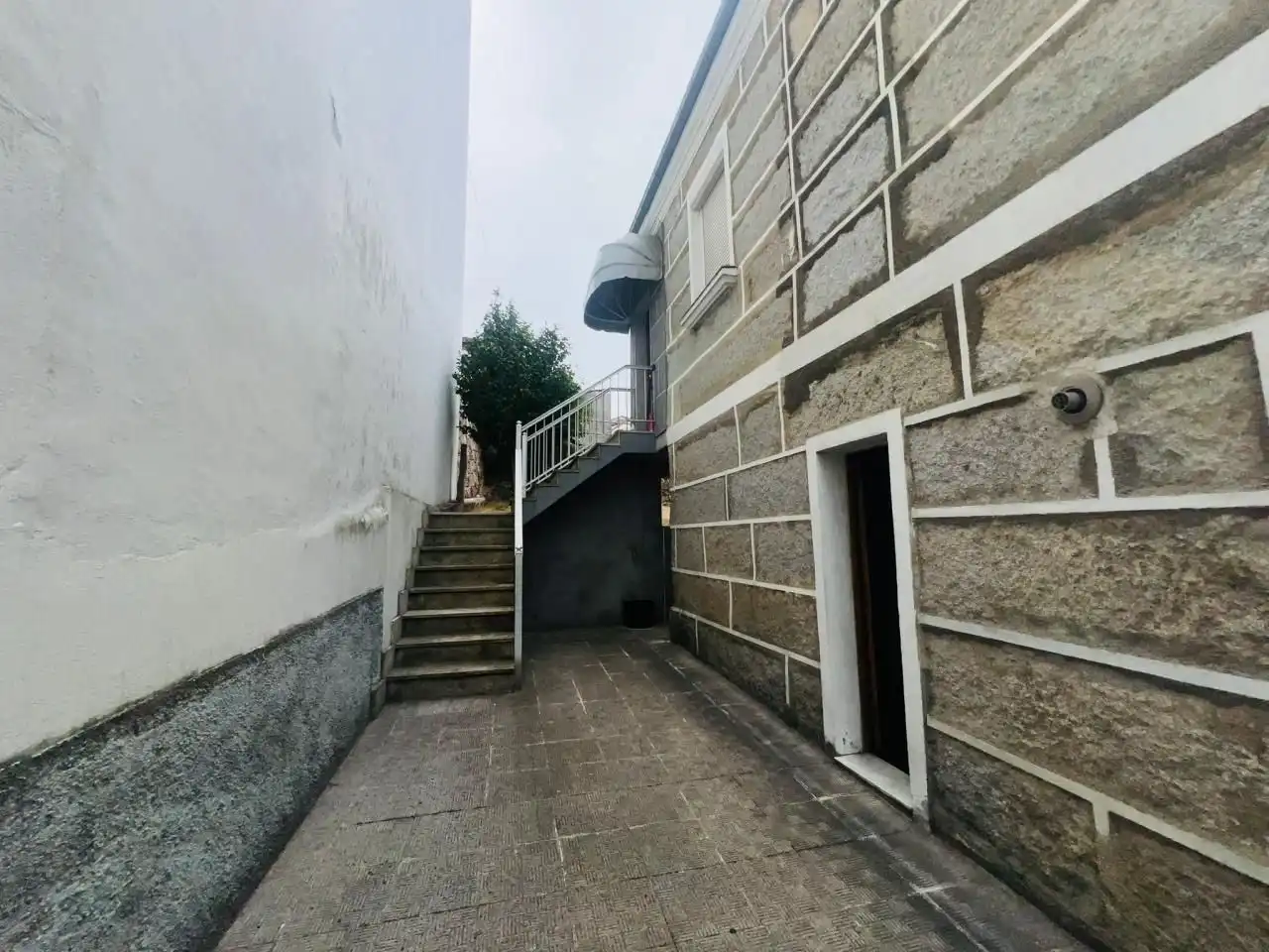 Exterior view of Houses for sale in Ourense Capital   with Heating, Terrace and Furnished