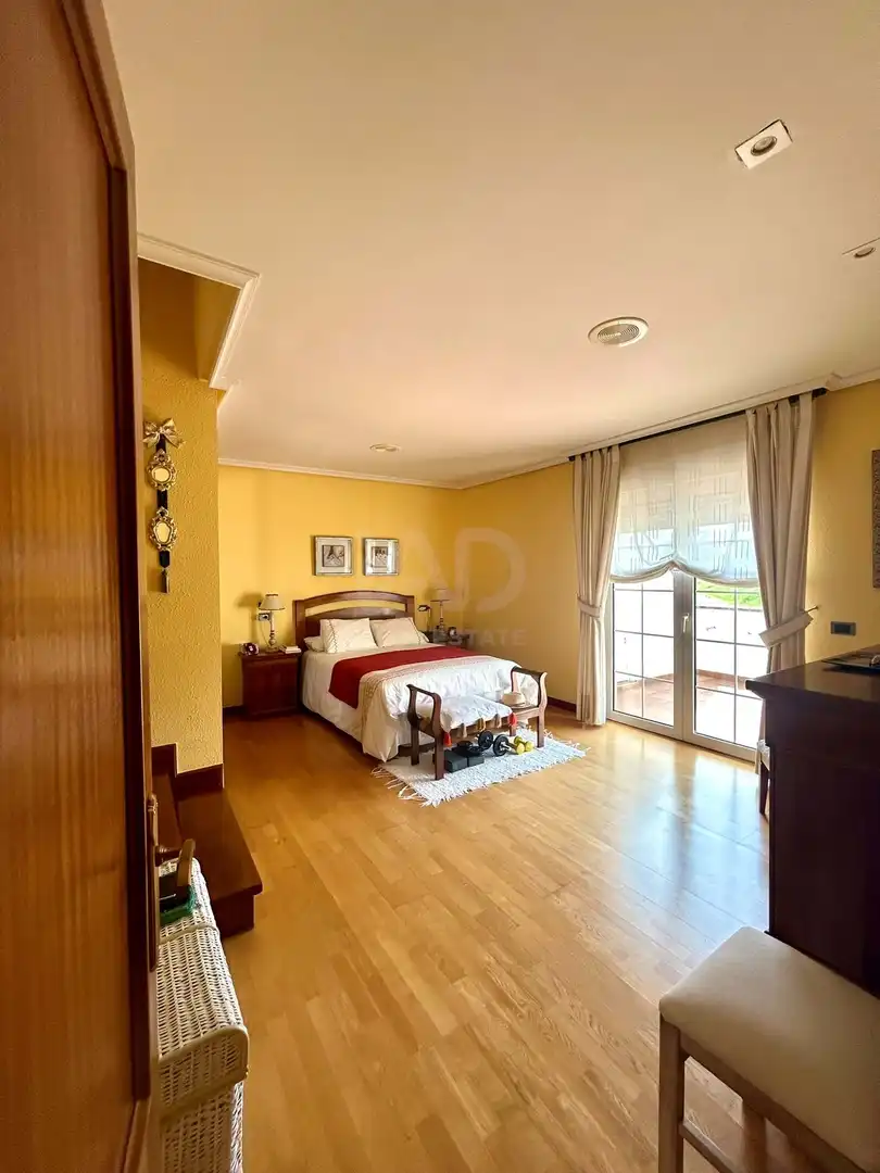 Bedroom of Houses for sale in Santovenia de la Valdoncina  with Heating and Terrace