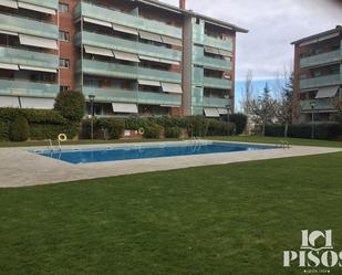 Piscina de Pis de lloguer en Sant Cugat del Vallès amb Calefacció, Jardí privat i Parquet
