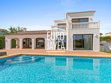 Casa amb piscina en venda a Cap Martí - El Tossalet - Pinomar