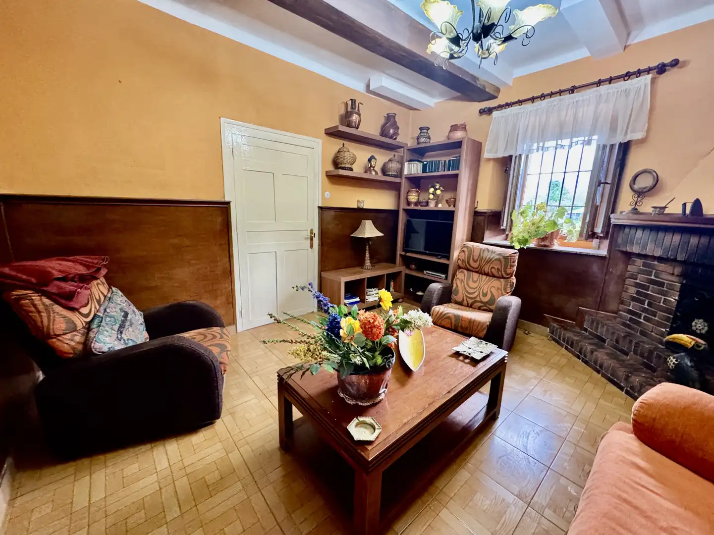 Sala de estar de Casa adosada en venta en Molledo con Parquet, Terraza y Amueblado