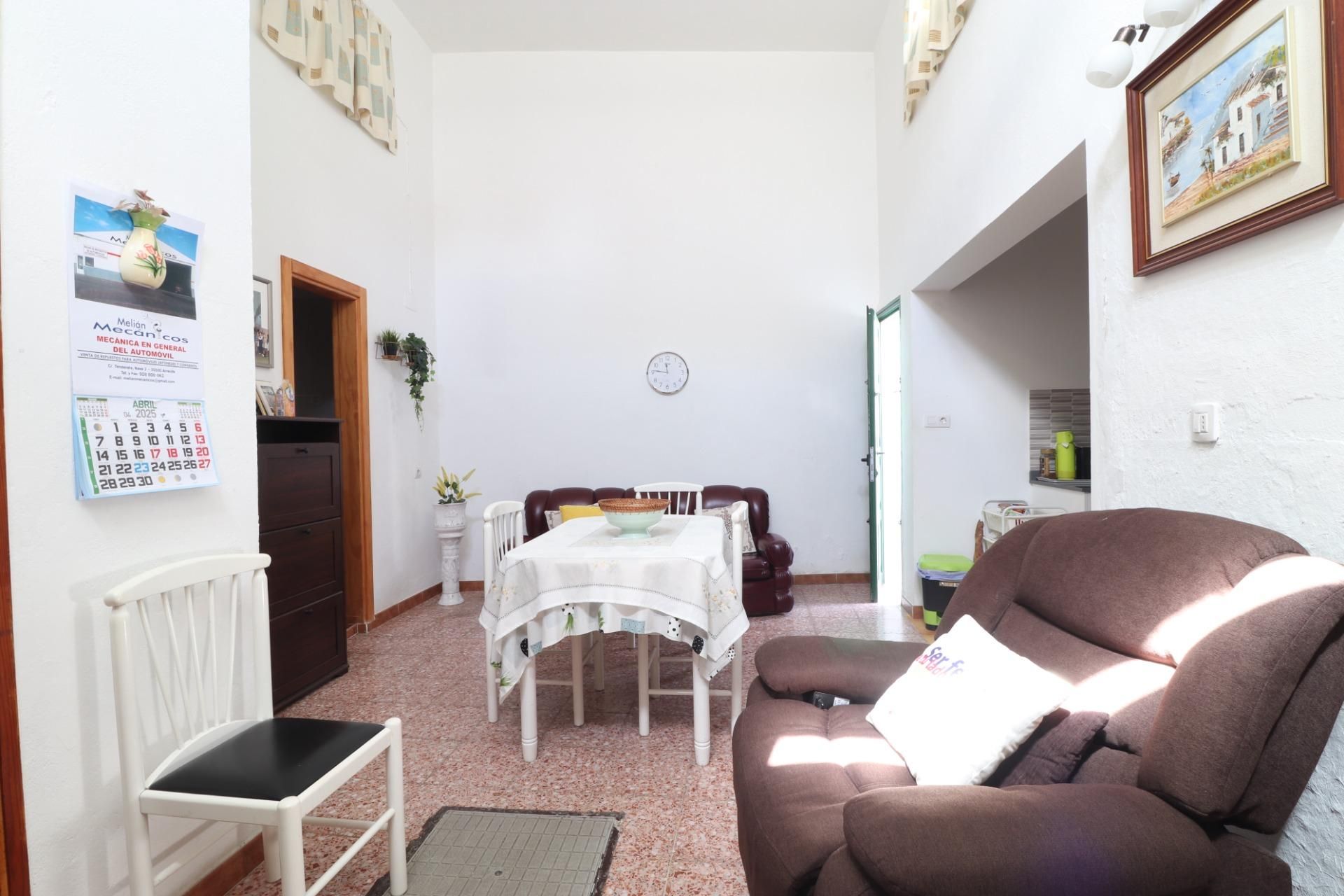 Sala d'estar de Casa o xalet en venda en Tías amb Traster