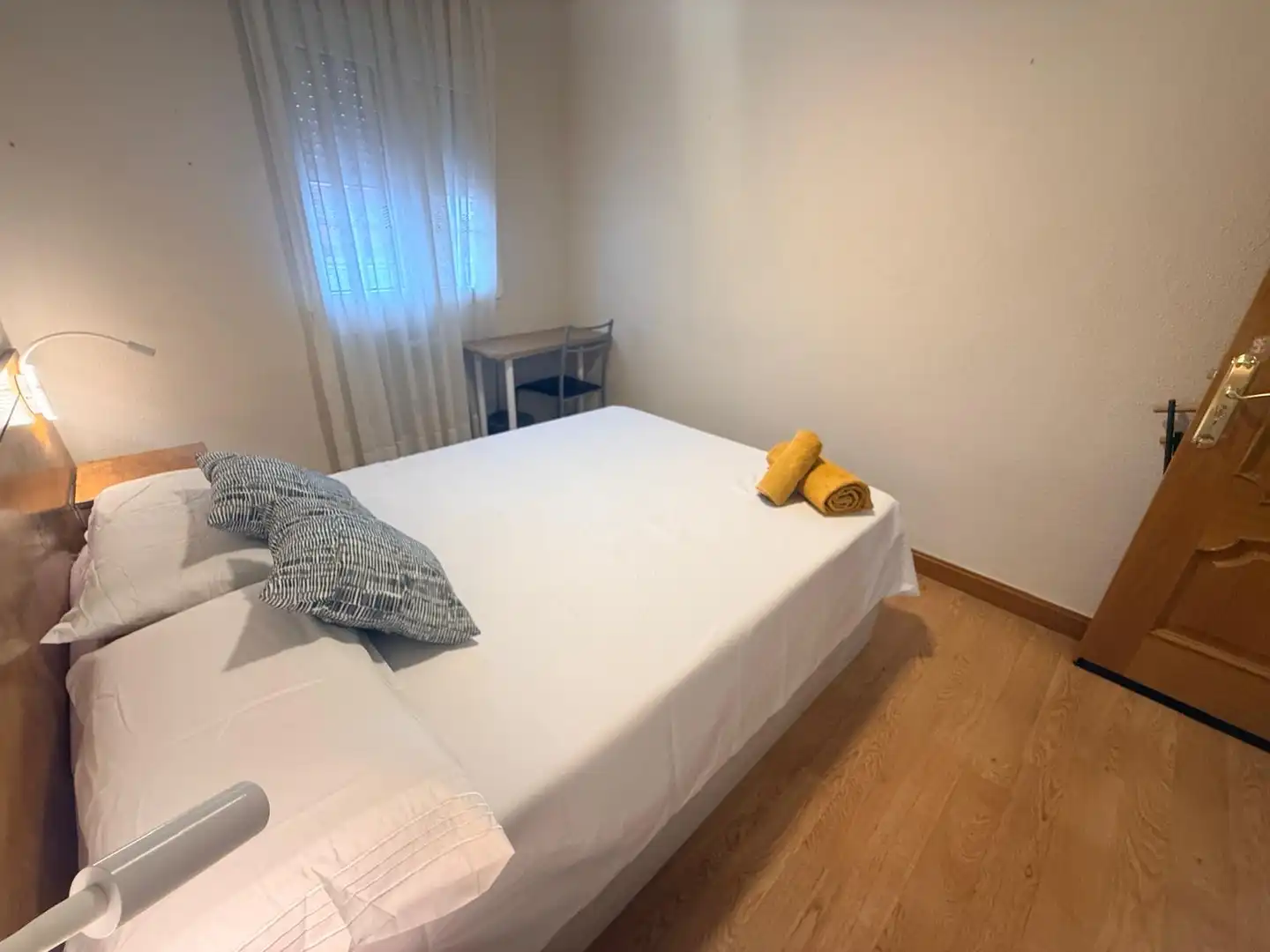 Bedroom of Flat for share in Madrid  with Air Conditioner, Heating and Furnished