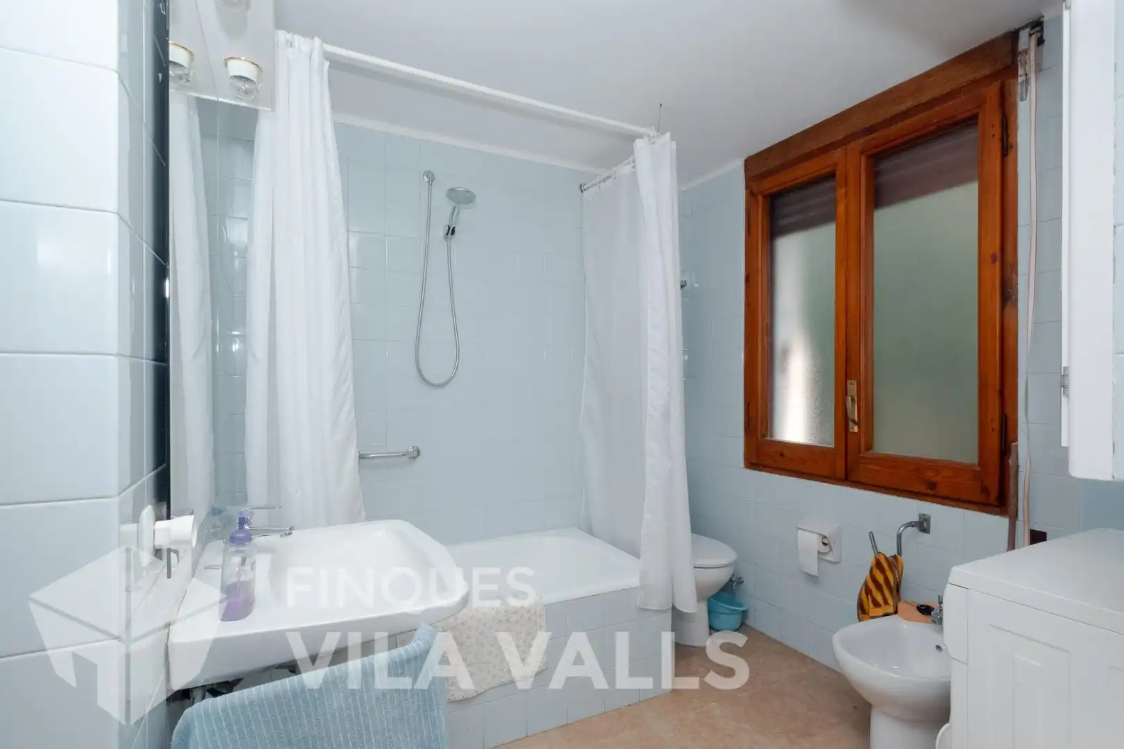 Dormitori de Casa o xalet en venda en Sant Quirze Safaja amb Jardí privat