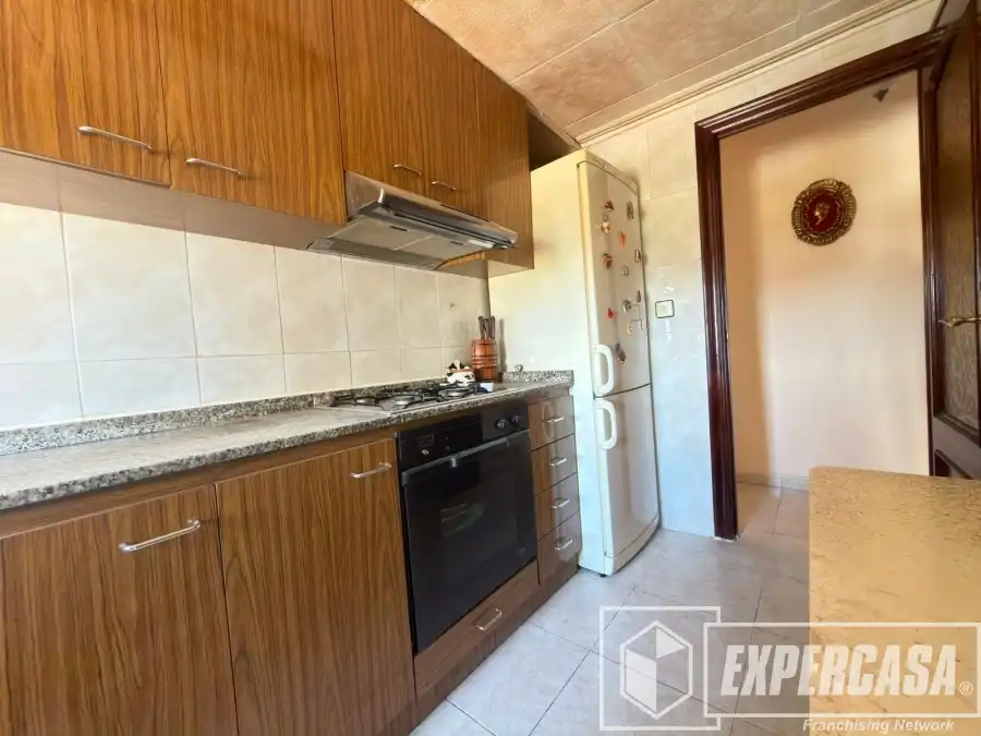 Kitchen of Flat for sale in Valencia  with Air Conditioner and Furnished