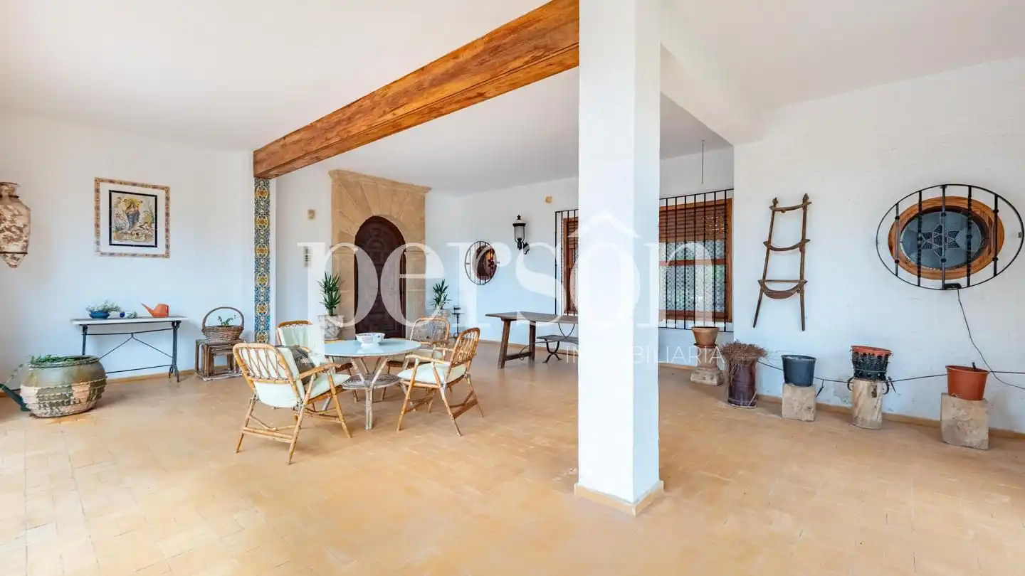 Sala d'estar de Finca rústica en venda en Canals amb Aire condicionat, Calefacció i Jardí privat
