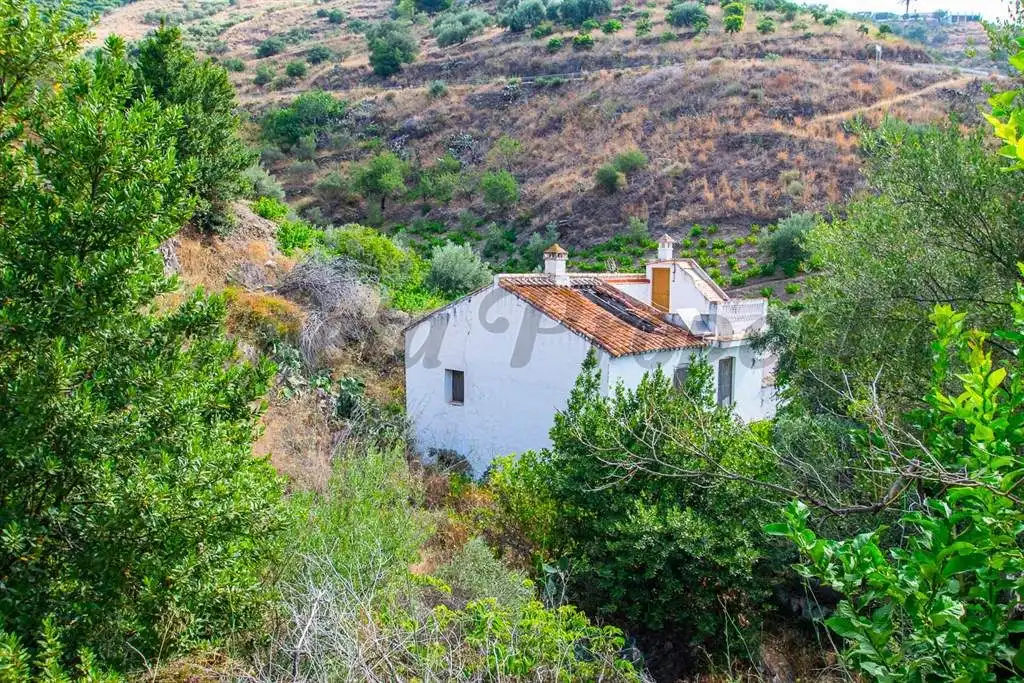 Rustikales Grundstück zum Verkauf in Torrox Pueblo