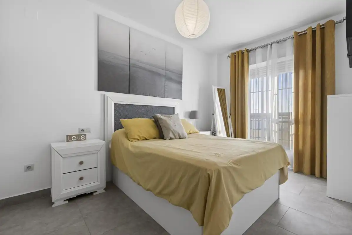 Bedroom of Flat for sale in Alcalá de Guadaira  with Air Conditioner, Heating and Furnished