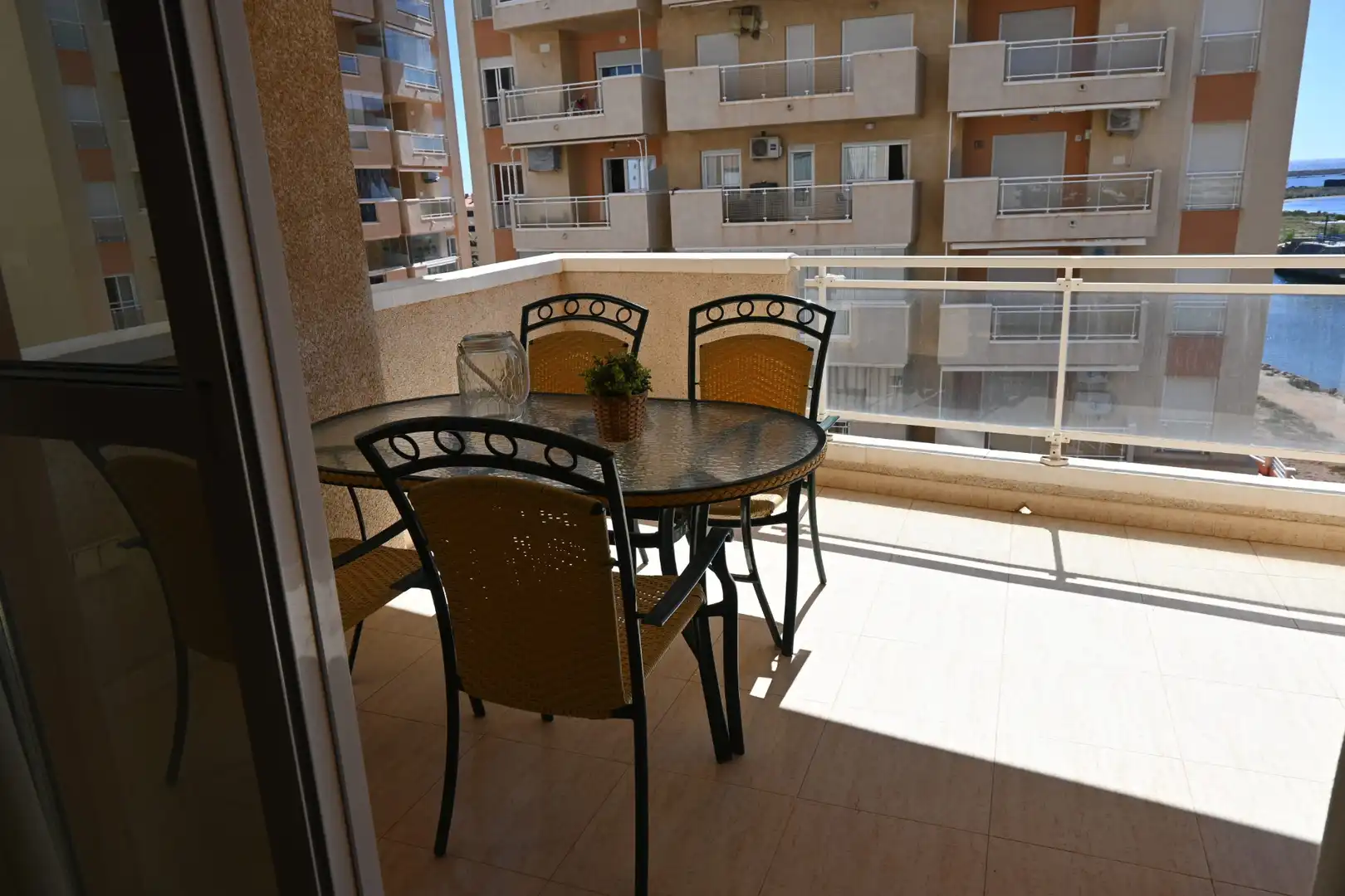 Terraza de Apartamento en venta en La Manga del Mar Menor con Terraza, Amueblado y Horno