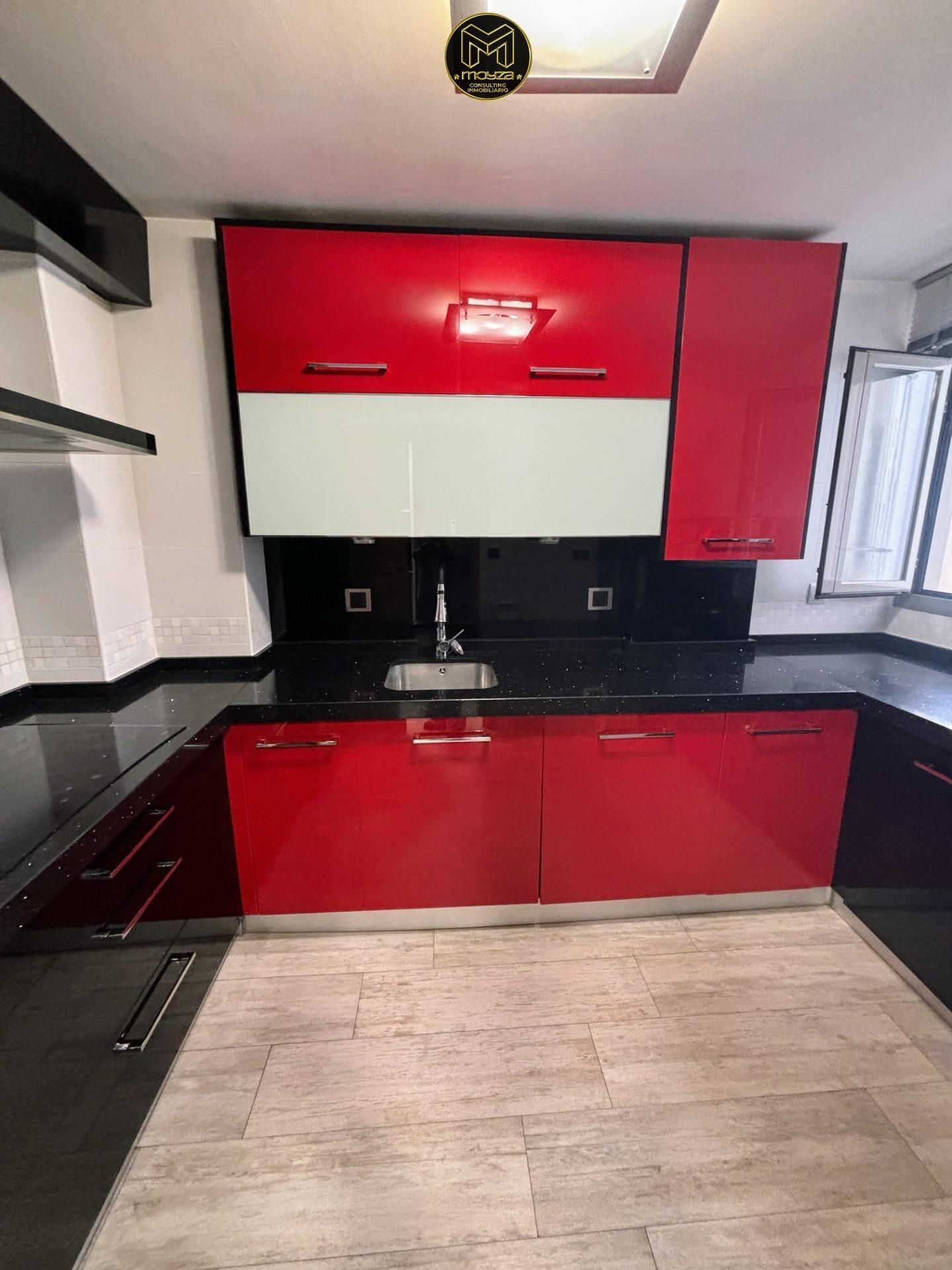 Cocina de Piso en venta en  Jaén Capital con Calefacción, Terraza y Trastero