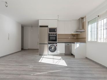 Bajo con ascensor en venta en Calle EVA YERBABUENA 3