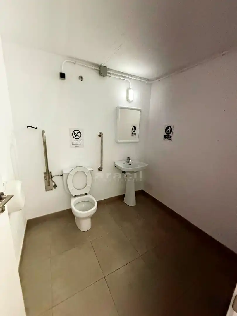 Baño de Local en venta en Alcoy / Alcoi
