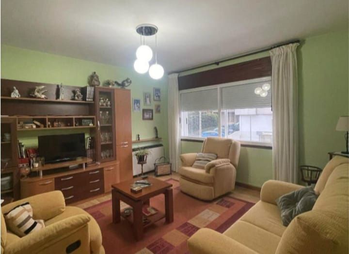 Living room of Flat for sale in Monforte de Lemos  with Heating, Parquet flooring and Furnished