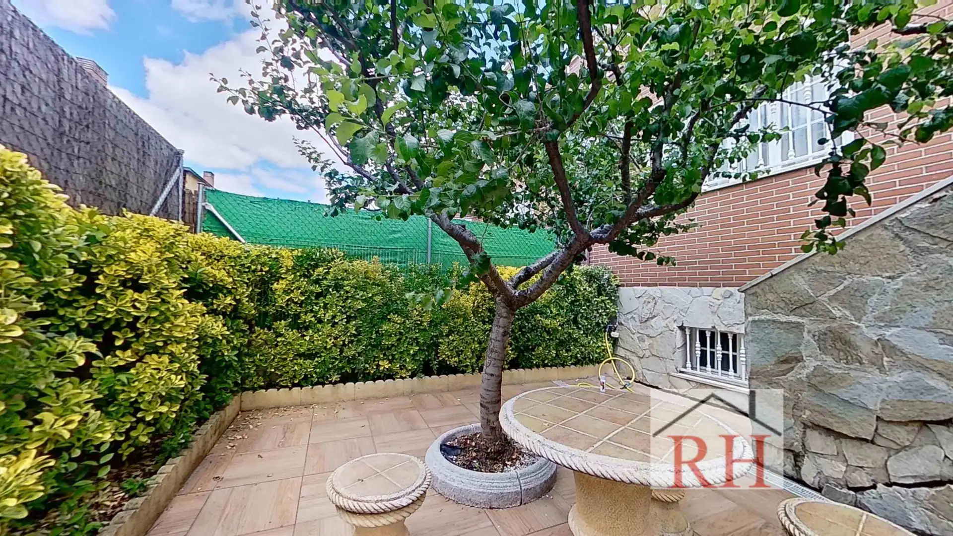 Adosado con terraza en venta en Calle Italia