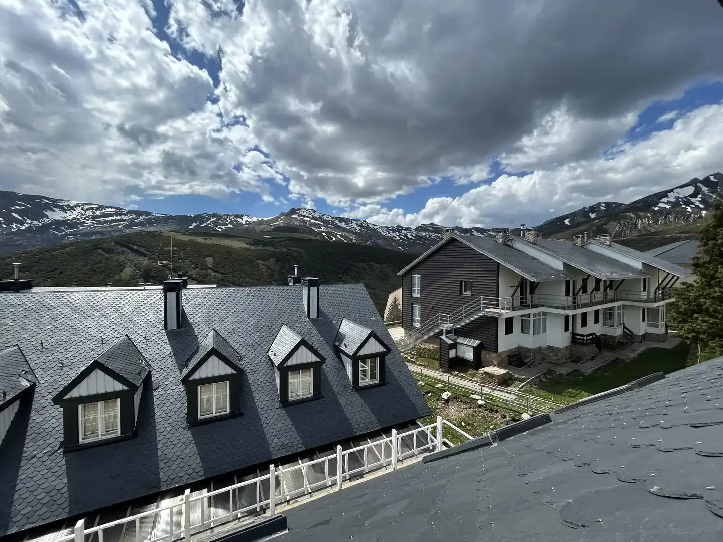 Vista exterior de Casa o chalet en venta en Hermandad de Campoo de Suso con Jardín privado, Parquet y Trastero