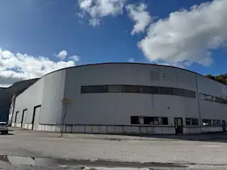 Außenansicht von Fabrikhallen zur Miete in Oviedo  mit Alarm