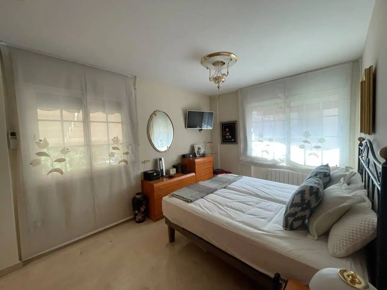 Schlafzimmer von Wohnung zur Miete in Cerdanyola del Vallès mit Klimaanlage, Heizung und Privatgarten