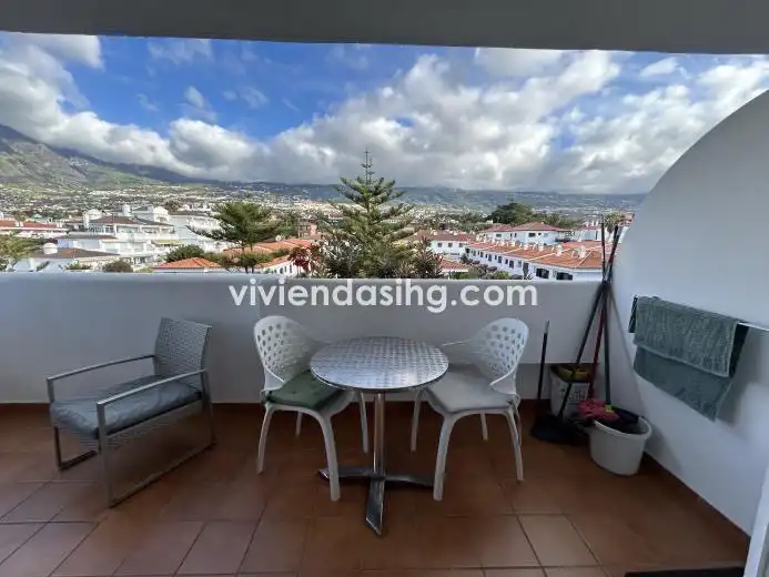 Vista exterior de Piso de alquiler en Puerto de la Cruz con Parquet, Terraza y Amueblado
