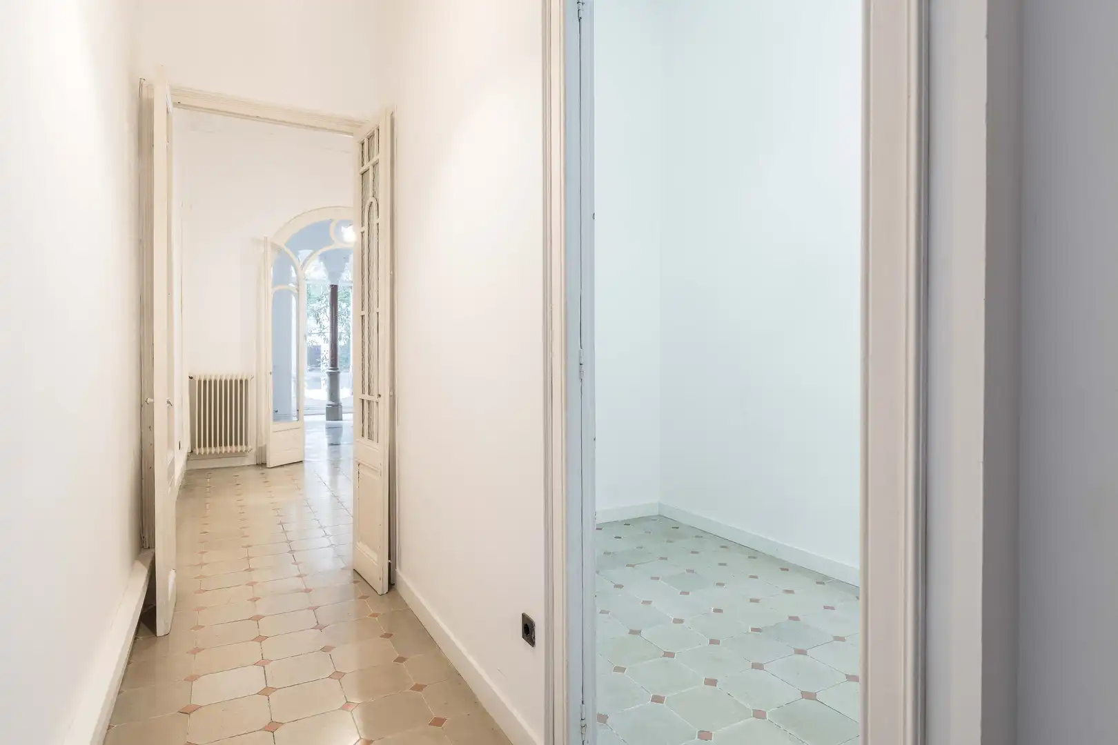 Büro zum Verkauf in Barcelona mit Klimaanlage und Terrasse