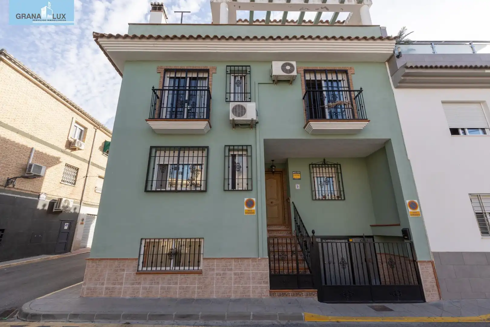 Adossat amb balcó en venda a Calle ISAAC PERAL