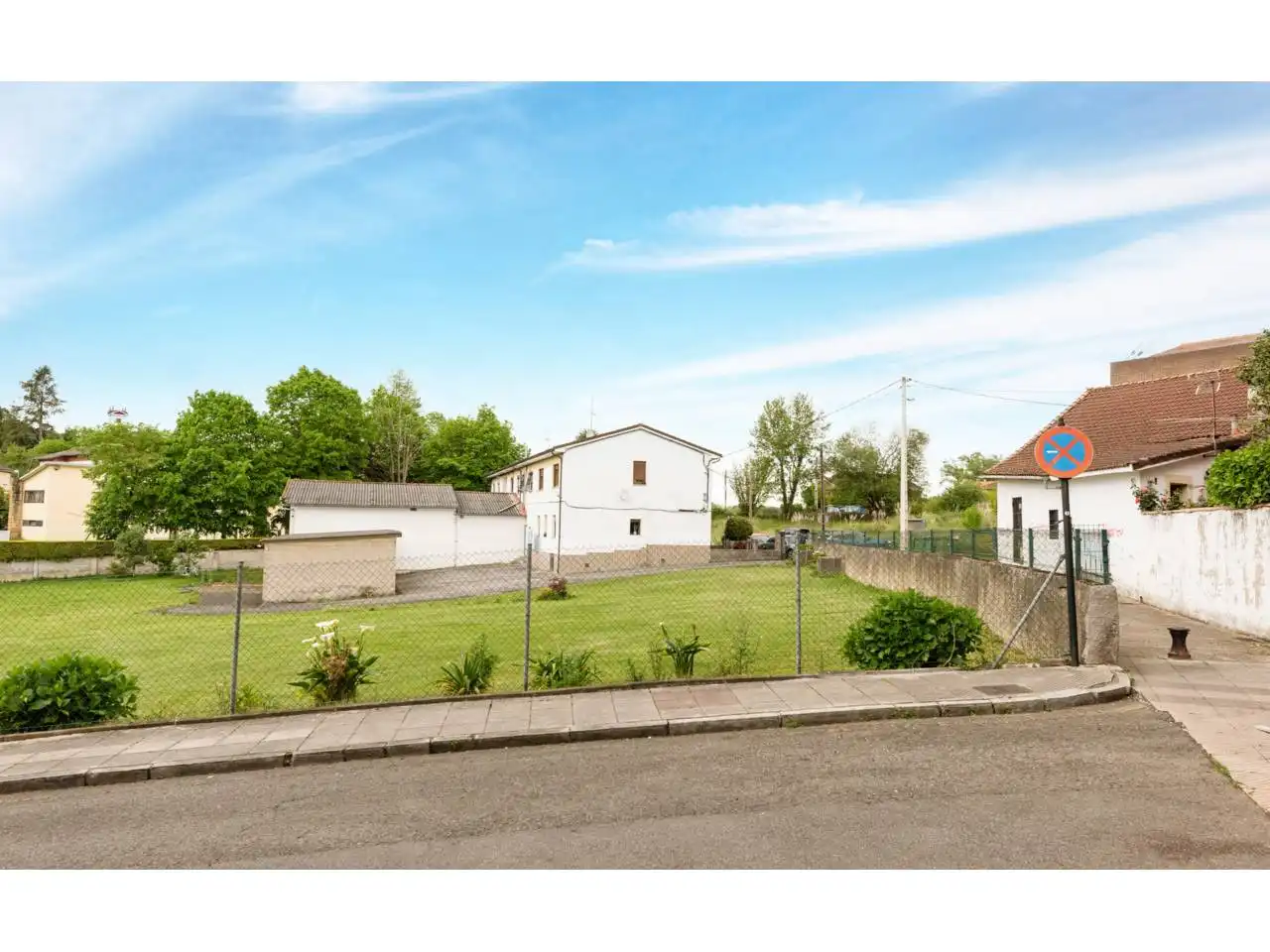 Außenansicht von Residential zum Verkauf in Oviedo 