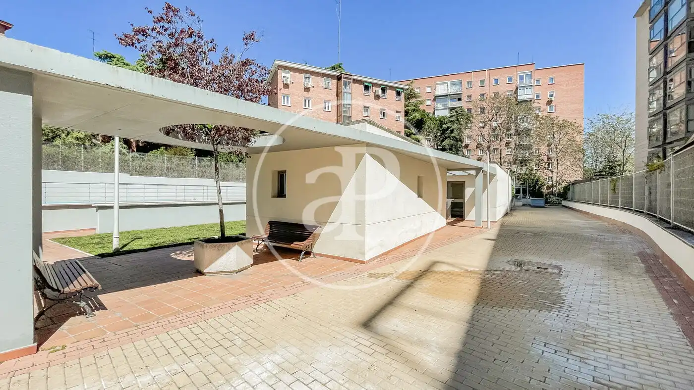 Parking of Attic for sale in Madrid  with Air Conditioner, Heating and Private garden