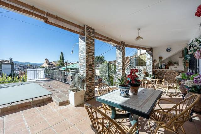 Casa adosada en Venta en Calle GRANADA, 30 en Barrio de la Vega