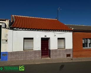 Exterior view of Single-family semi-detached for sale in Ciudad Real Capital