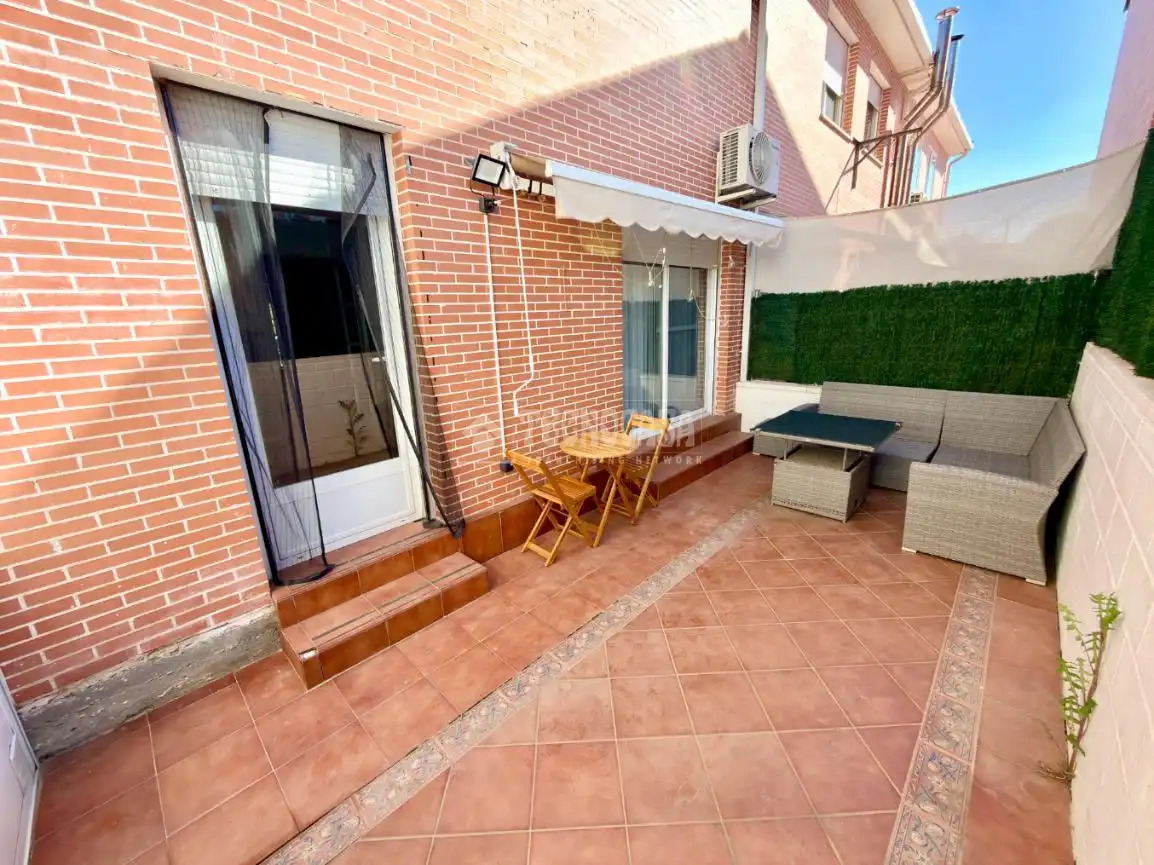 Terraza de Casa adosada en venta en Valdeaveruelo con Aire acondicionado, Calefacción y Terraza