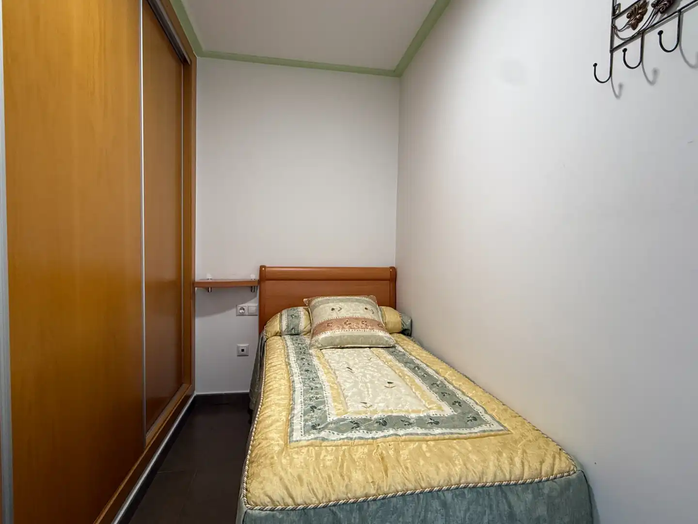 Schlafzimmer von Einfamilien-Reihenhaus zum Verkauf in La Pobla del Duc mit Klimaanlage, Heizung und Terrasse