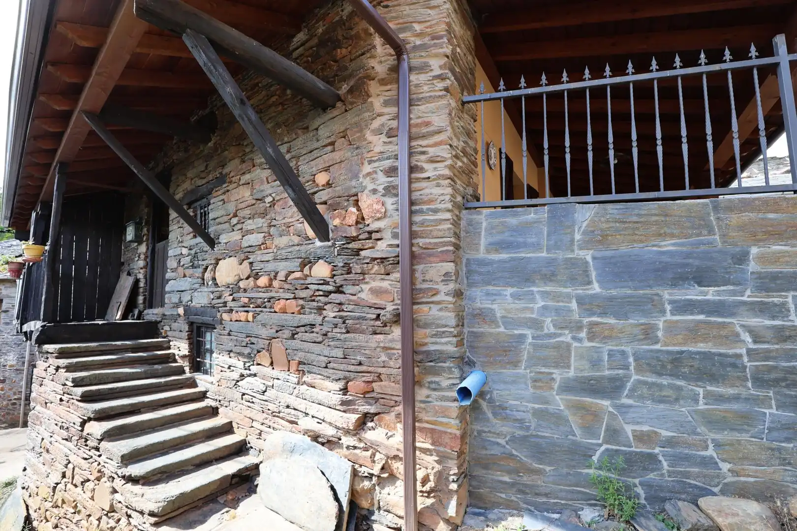 Casa rústica amb terrassa en venda a Villafranca del Bierzo, imagen 31