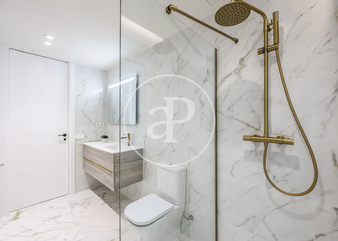 Badezimmer von Wohnung zum Verkauf in Madrid mit Klimaanlage, Heizung und Möbliert