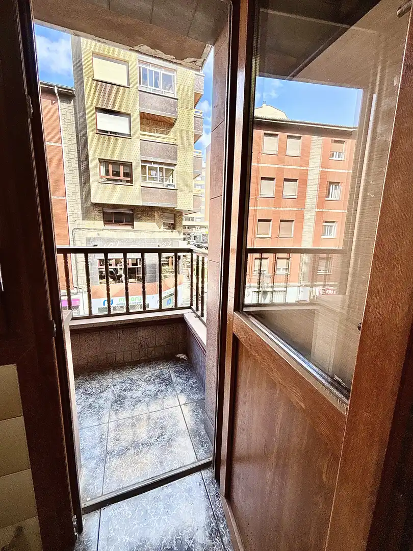 Balcony of Flat for sale in Oviedo   with Heating, Parquet flooring and Terrace